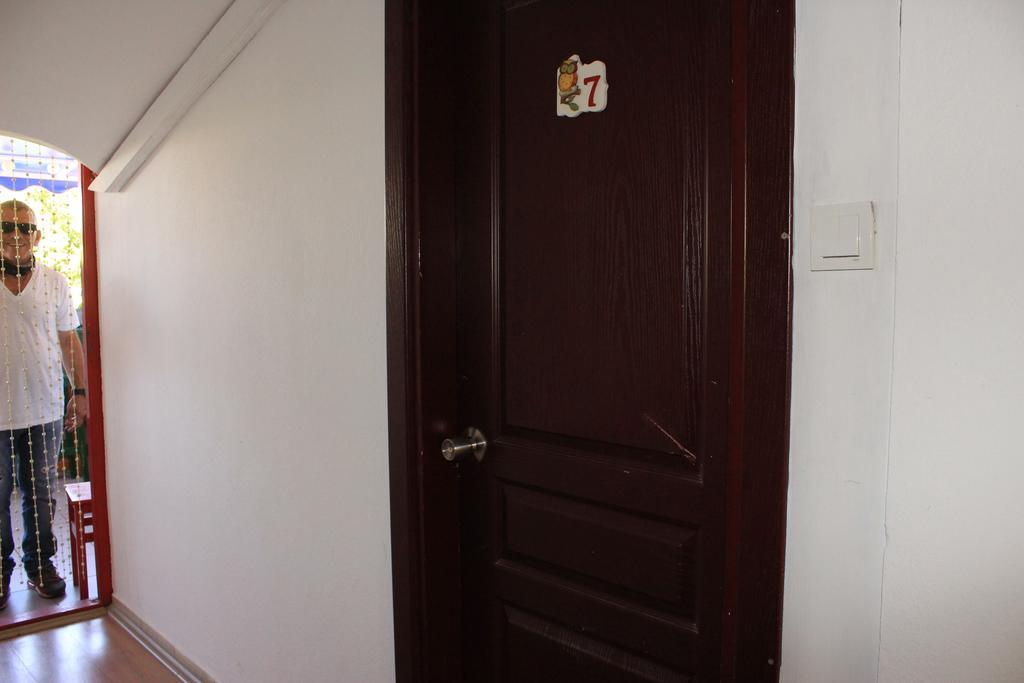 Efharisto Hotel Бозджаада Екстериор снимка